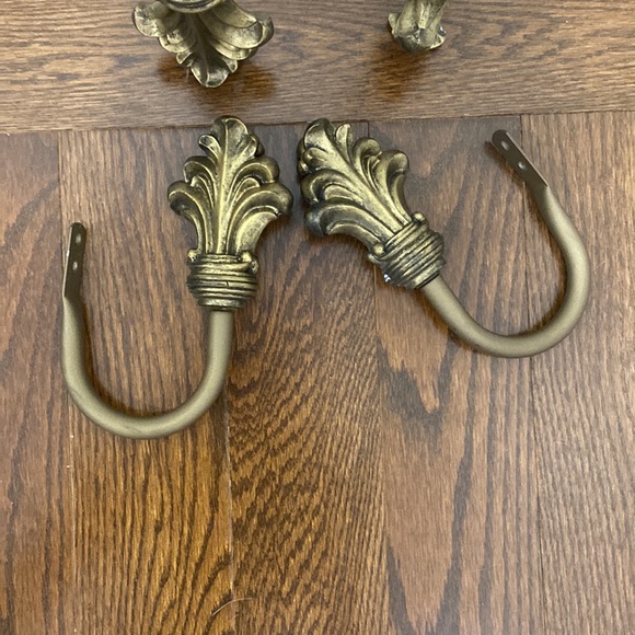 Gold Drapery Rod. Two rods. - Picture 5 of 8